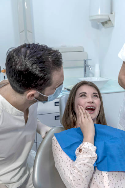 Best Emergency Dentist for Knocked-Out Tooth in Landmk, AR